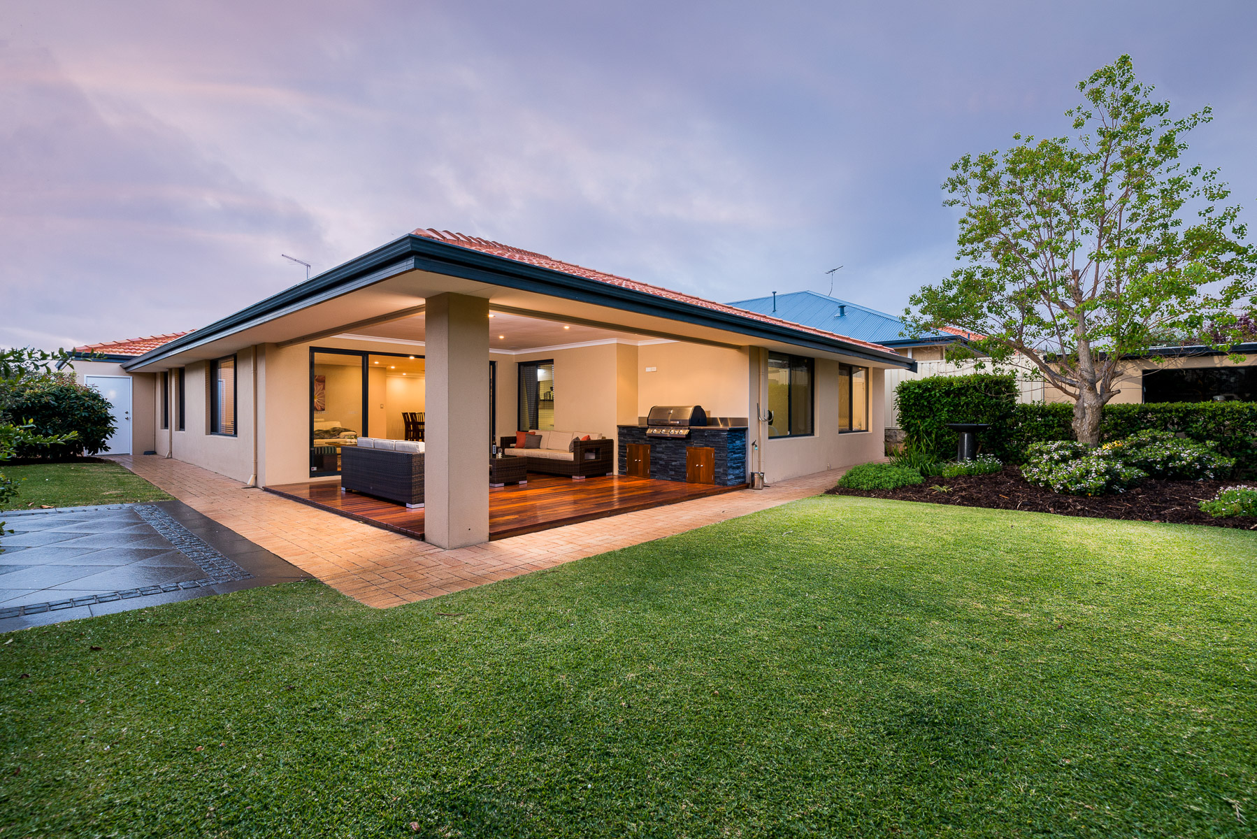 10 Oakdene Drive Madeley WA 6065 Australia | Kenny Yu